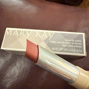 Mary Kay Velvet Lip Cream-Naturally Chic